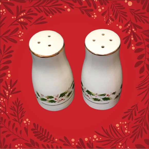 VINTAGE Christmas Holiday Porcelain Salt and Pepper Shakers NWB Made in Japan - Picture 8 of 8